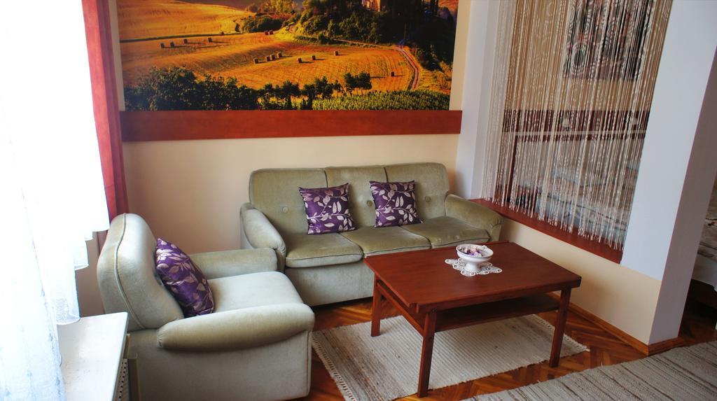 Hajnal Apartman Villa Gyula Ngoại thất bức ảnh